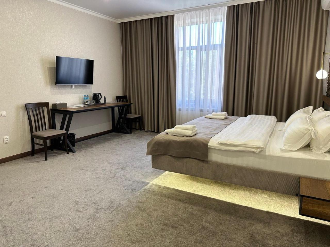 Grand Way Hotel Taraz Kültér fotó