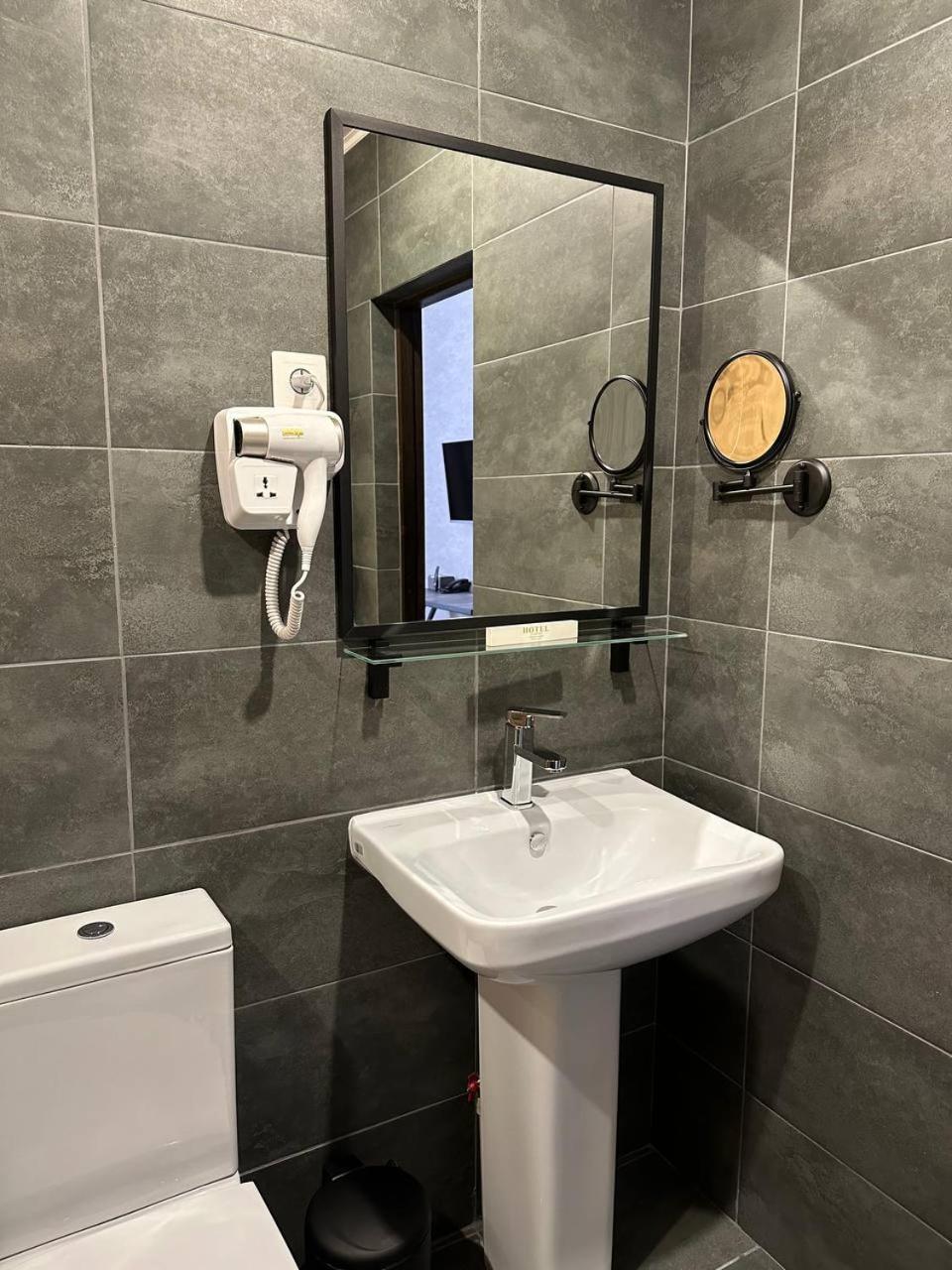 Grand Way Hotel Taraz Kültér fotó
